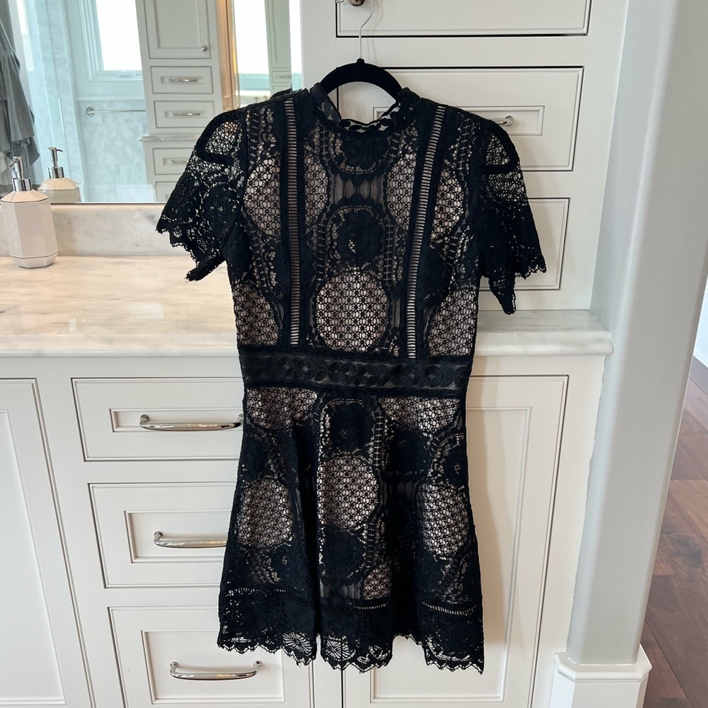 Great condition BB Dakota lace mini dress size 4